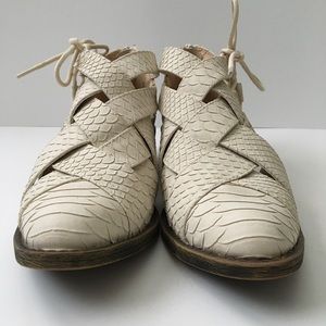 Coconuts Matisse Luxe bootie sz6.5